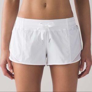 Lululemon Hotty Hot 2.5’ Shorts